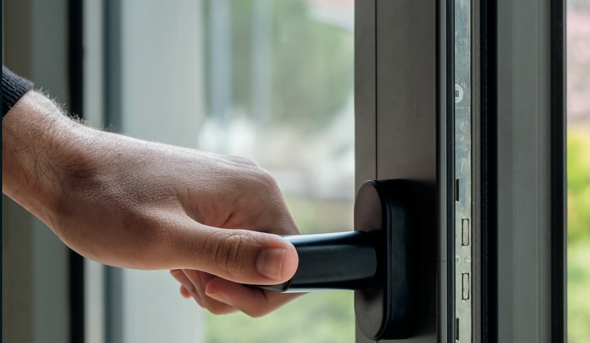 76 - Classic — Single Hinge Door